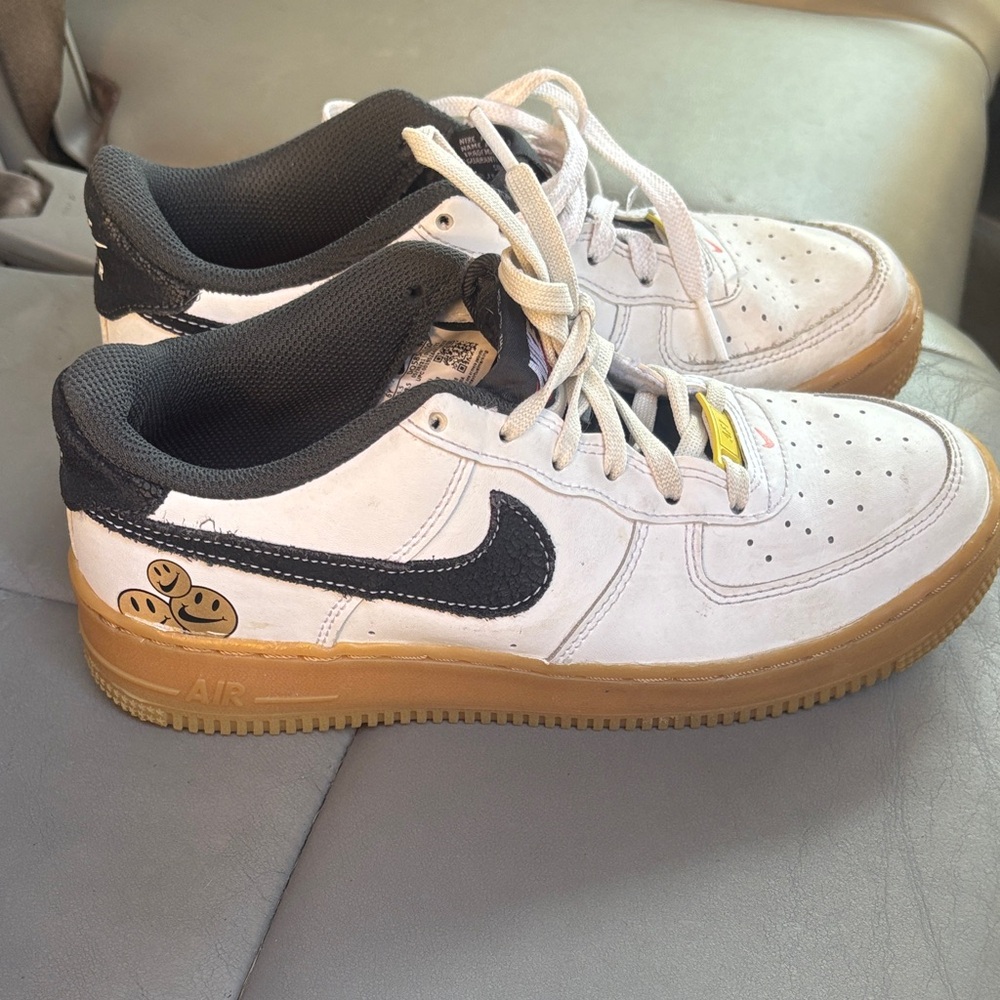 Air Force Kids DO5854-100 size 6Y extra smile